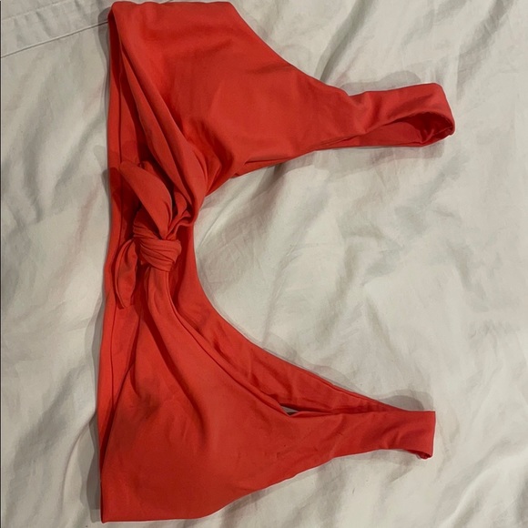 bikini - Picture 2 of 4